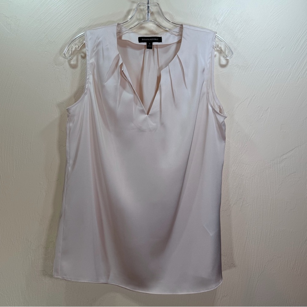 Banana Republic Sleeveless Blouse
